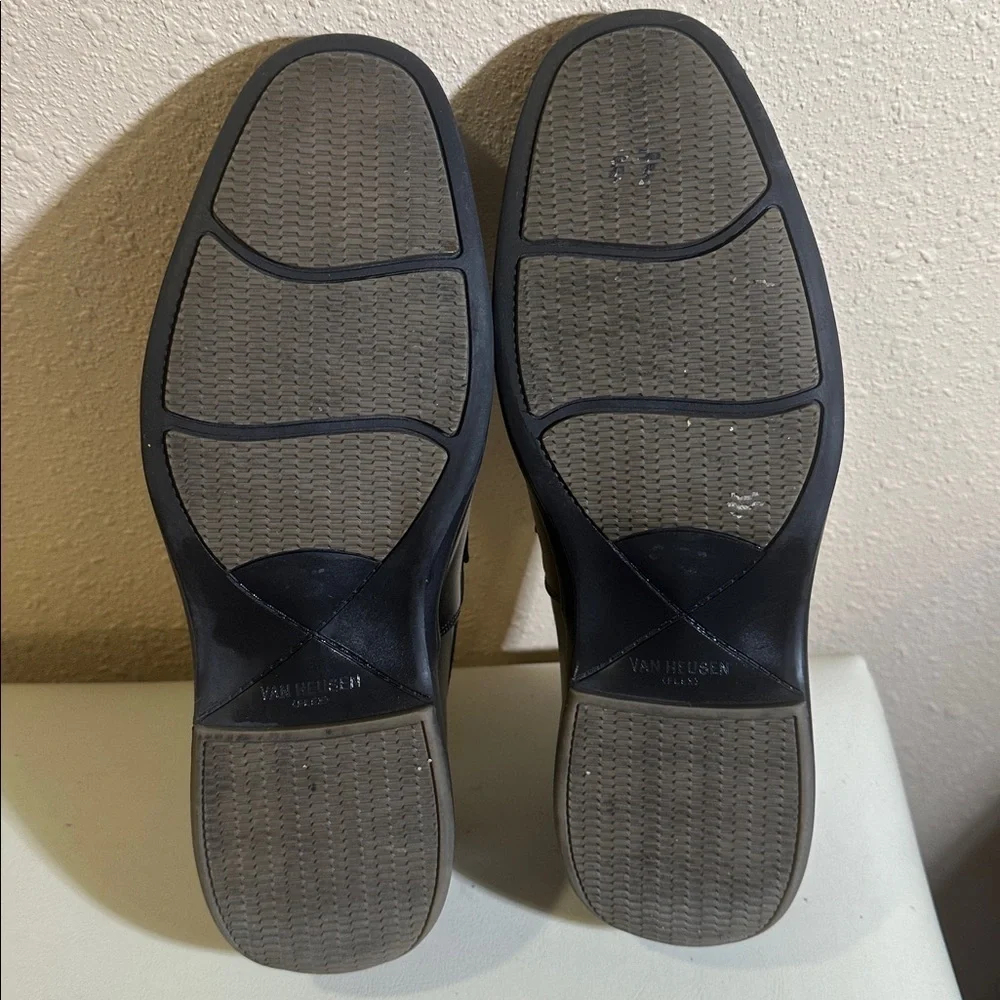 Van Heusen Loafers Size 10M